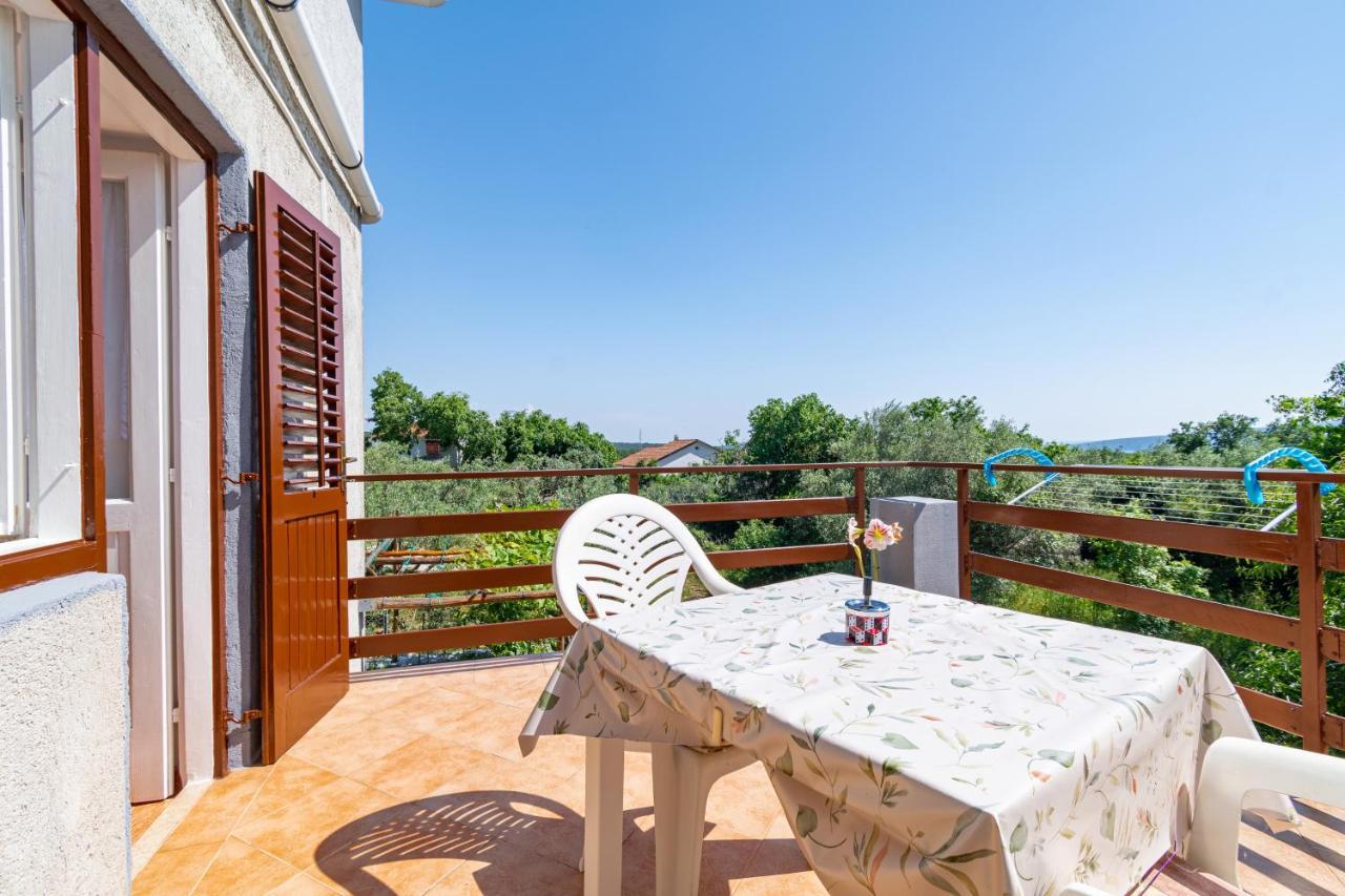 Apartments And Rooms With Parking Space Skrbcici, Krk - 21231 Екстериор снимка