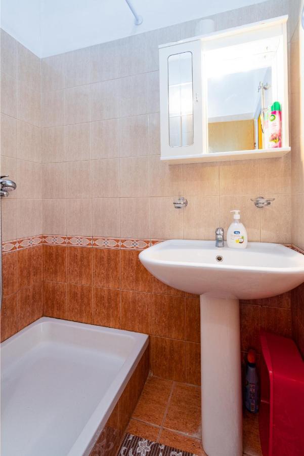 Apartments And Rooms With Parking Space Skrbcici, Krk - 21231 Екстериор снимка