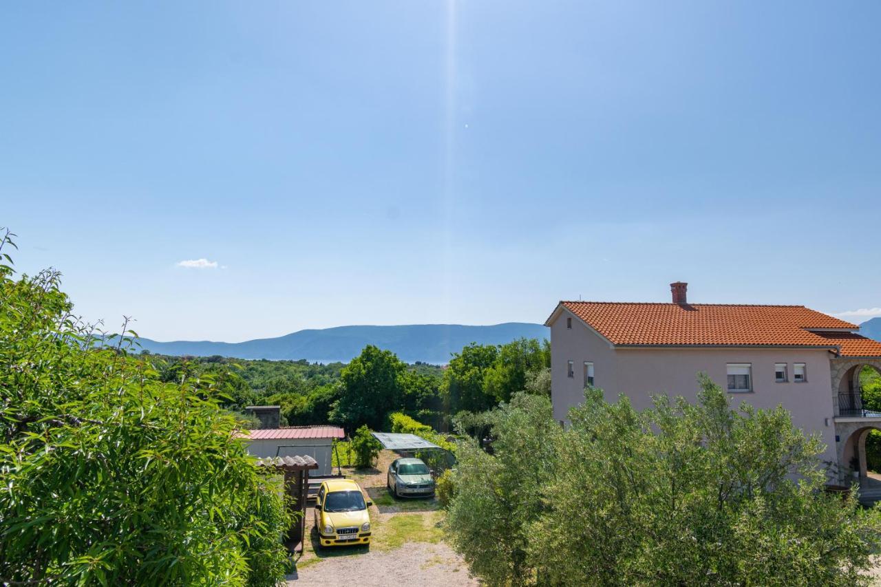 Apartments And Rooms With Parking Space Skrbcici, Krk - 21231 Екстериор снимка
