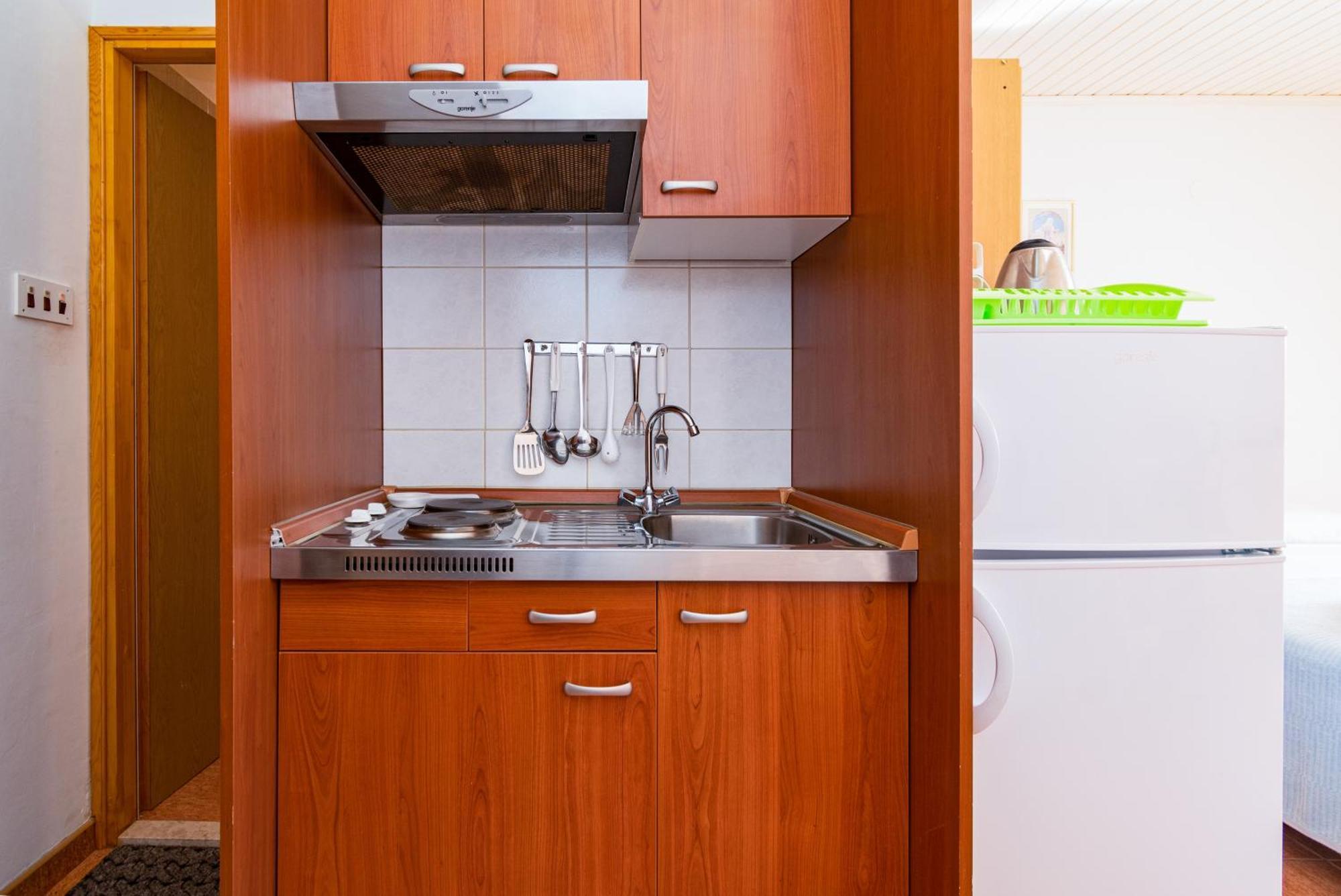 Apartments And Rooms With Parking Space Skrbcici, Krk - 21231 Стая снимка